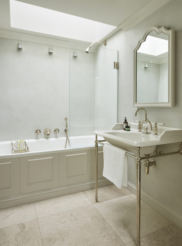 Four storey Pimlico townhouse upstairs bathroom