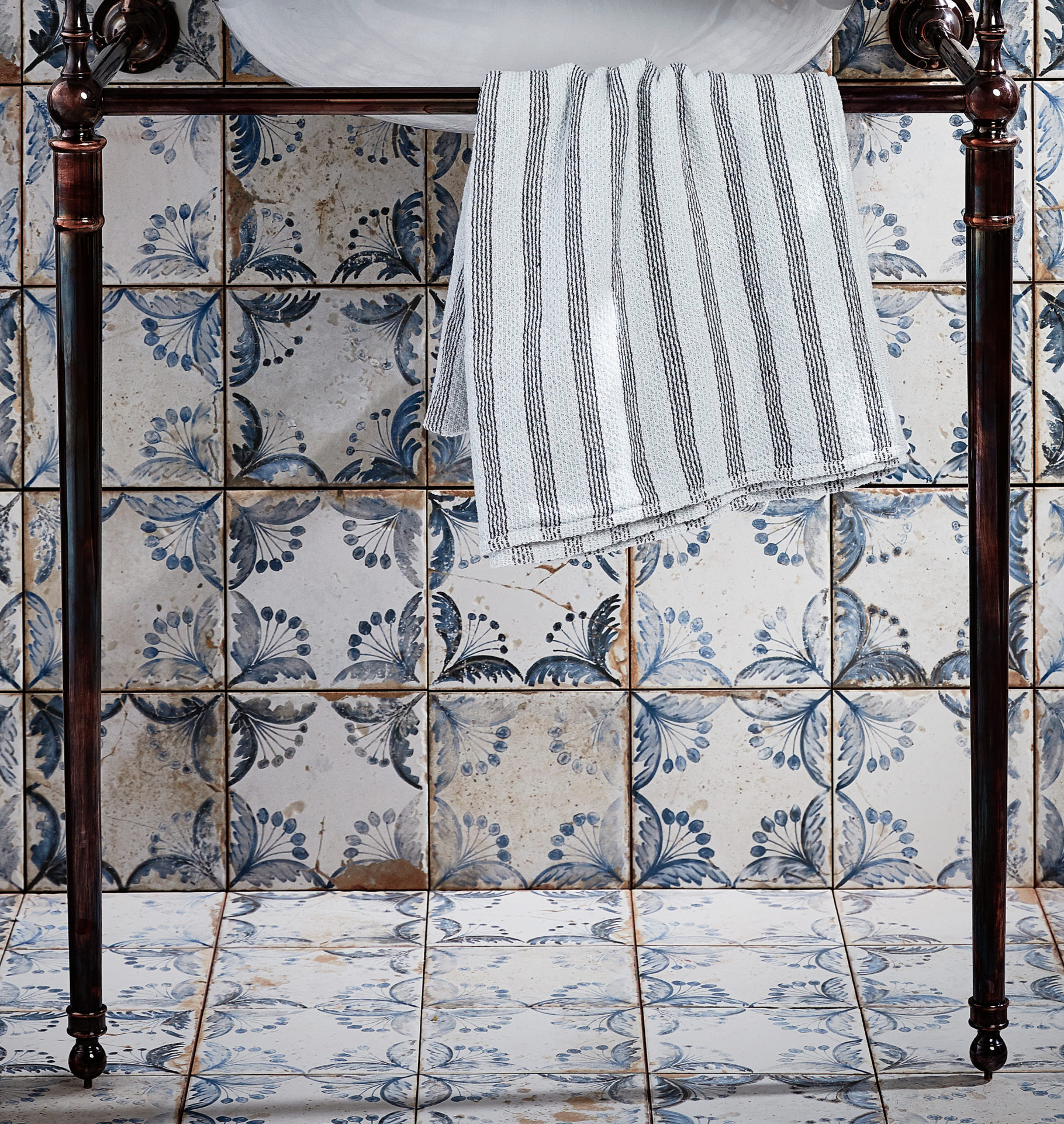 Inspiration The Antique Bronze look