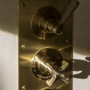 The Hudson Shower Plate Thermo & 2 x On/Off