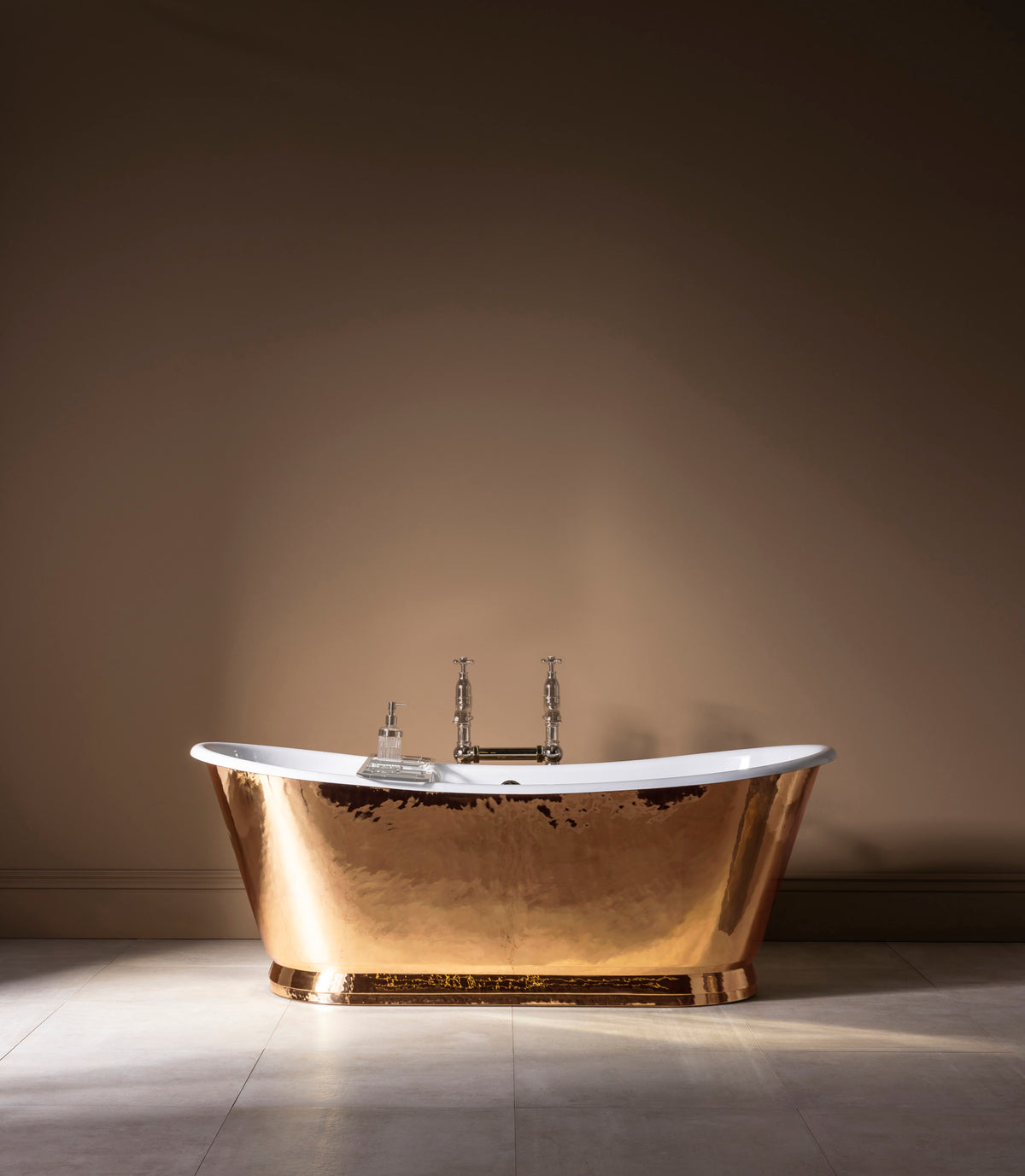 The Hammered Copper Wye Bateau Cast Iron Bath Tub